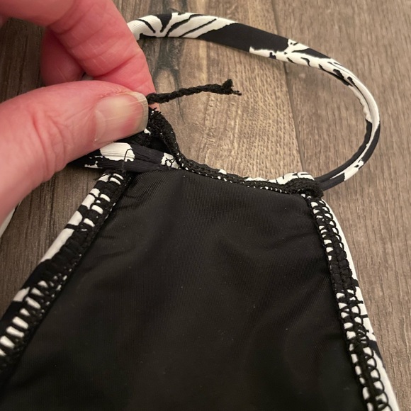 Women’secret 👙 one piece black and white swim suit - Picture 6 of 7